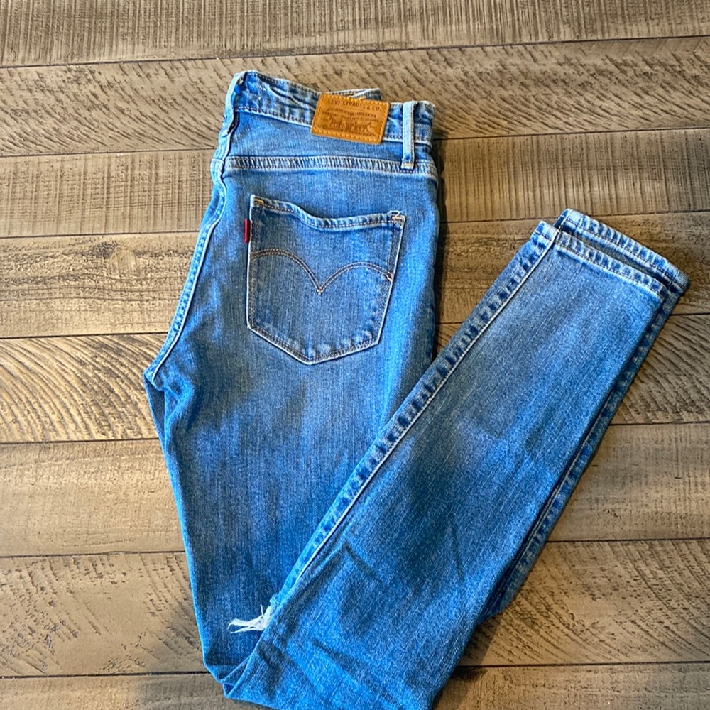 Levi's Distressed Skinny Jeans